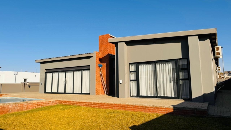 3 Bedroom Property for Sale in Somerton Estate Free State